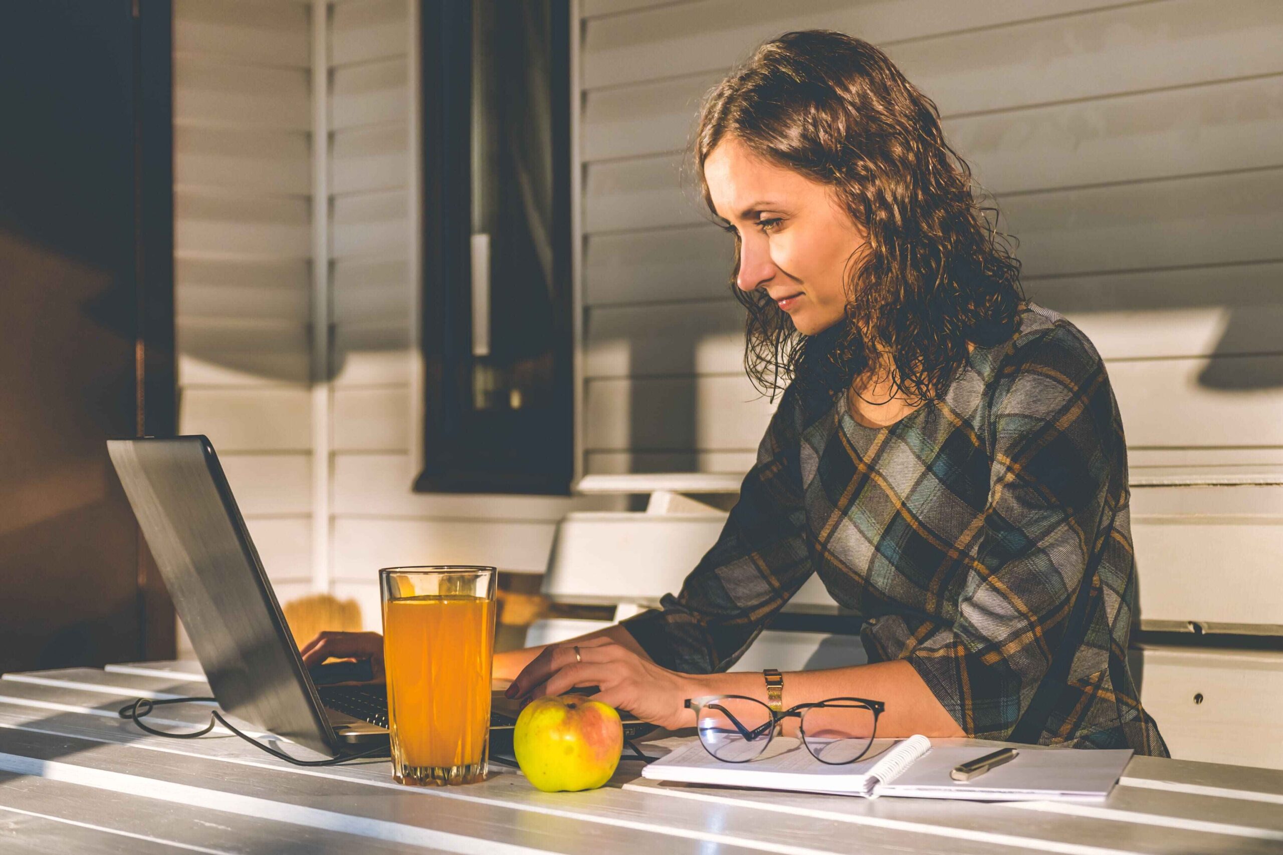 LAS TIC EN LA ENSEÑANZA –  SSCE102PO